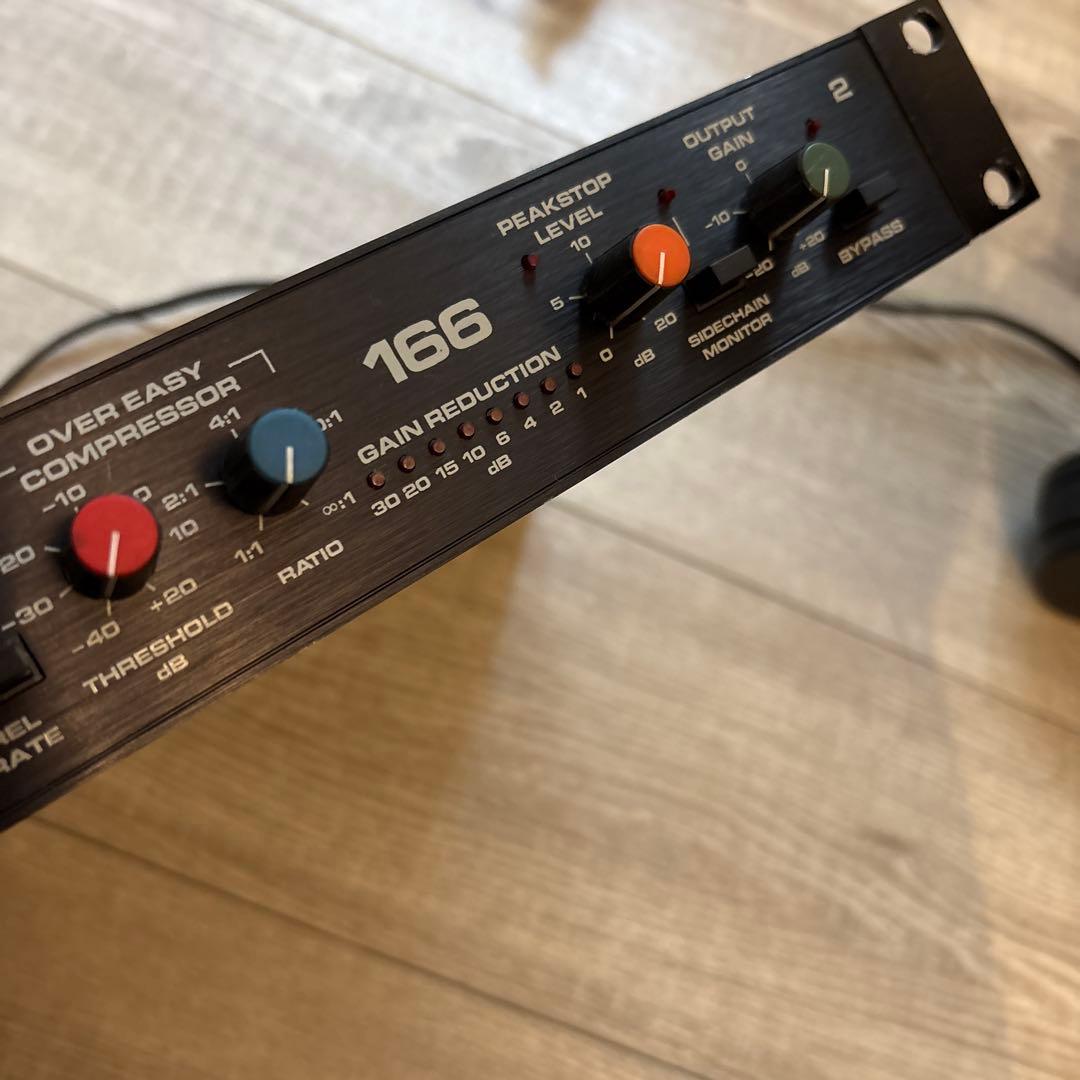DBX 166 コンプレッサー USA
