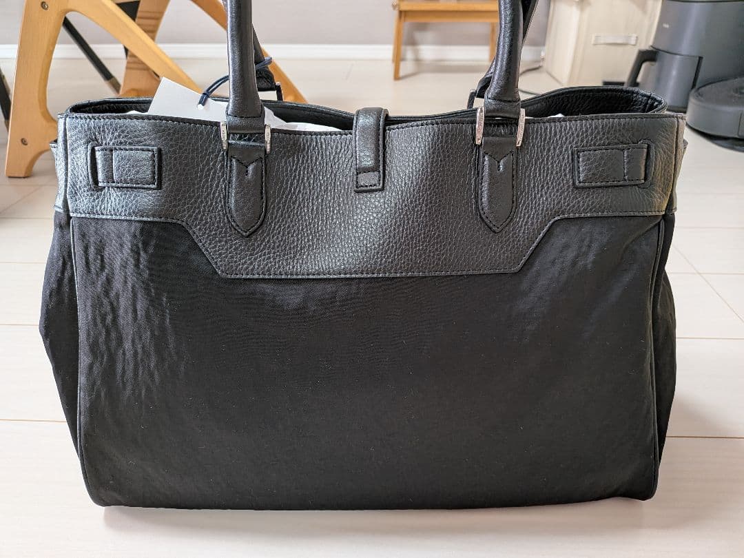 【新品/定価7.9万】ペッレモルビダ Maiden Voyage