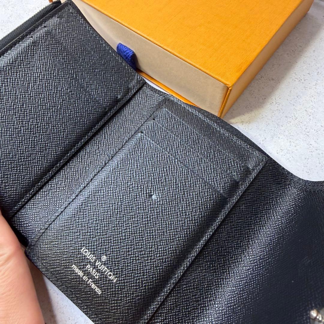 ルイヴィトン エピ ポルトフォイユ・ヴィクトリーヌ 三つ折り財布 ノワール 黒
