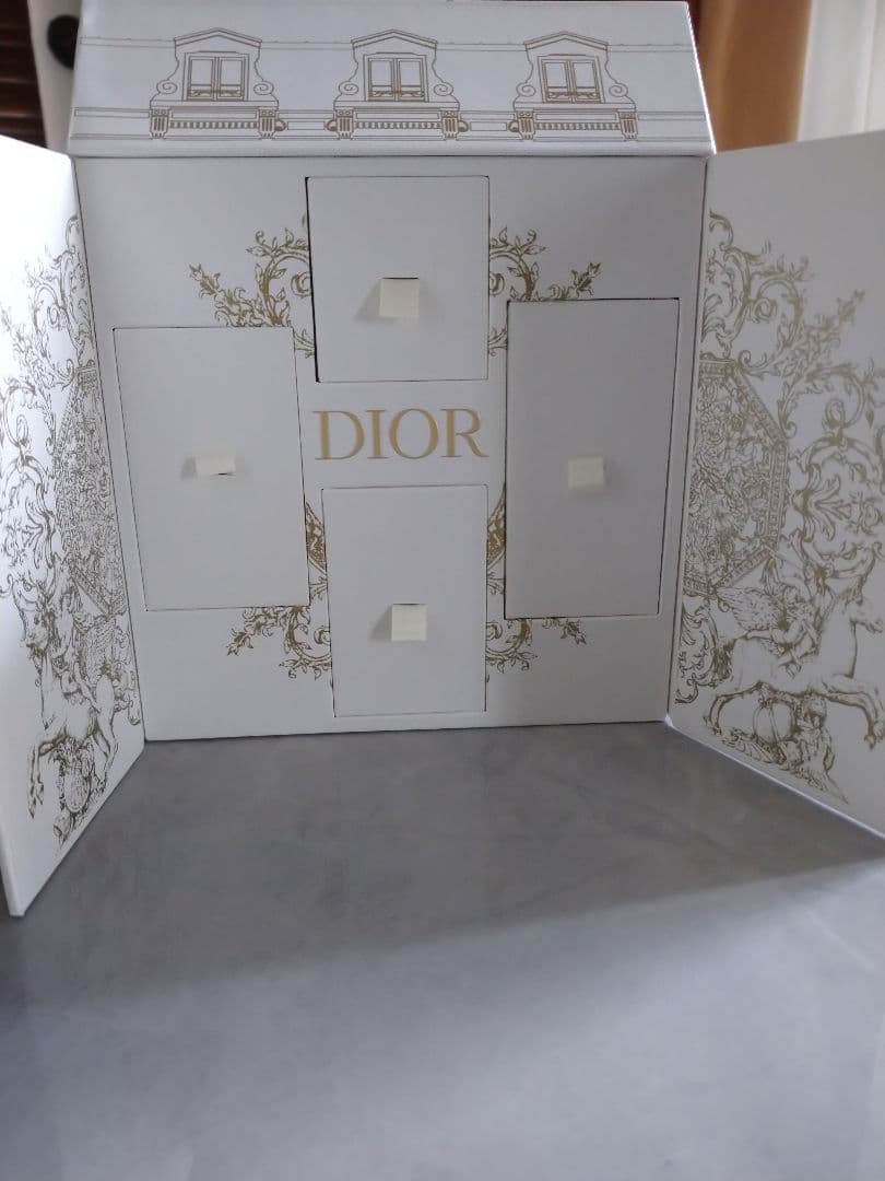 Dior クリスマスコフレデザインボックス ポーチ&ミニ香水付き