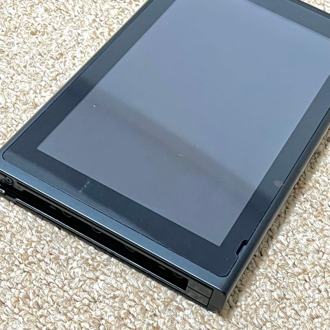 Nintendo Switch (Joy-Con無し)＋純正付属品＋ポーチ