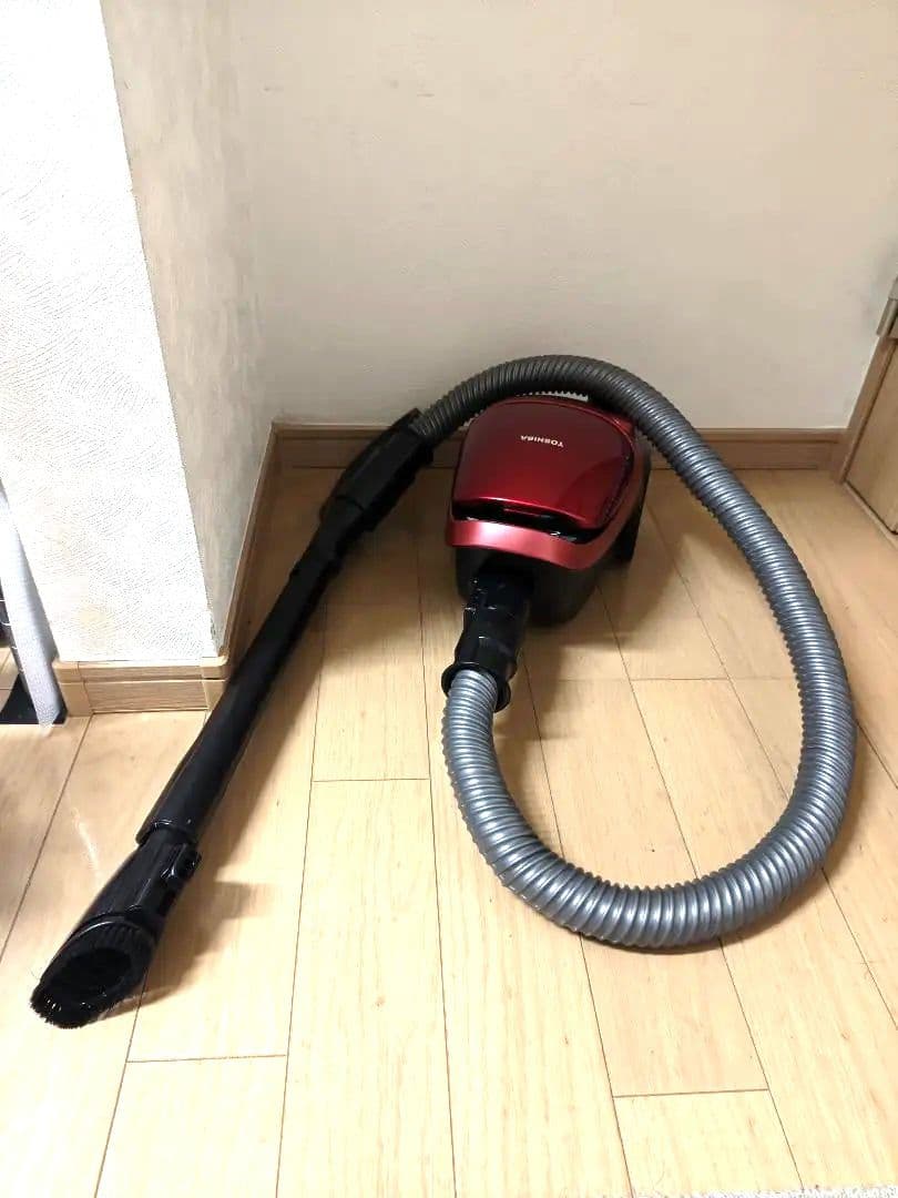 東芝紙パッククリーナーVC‐PK9(R)2022年製　軽量　コンパクト