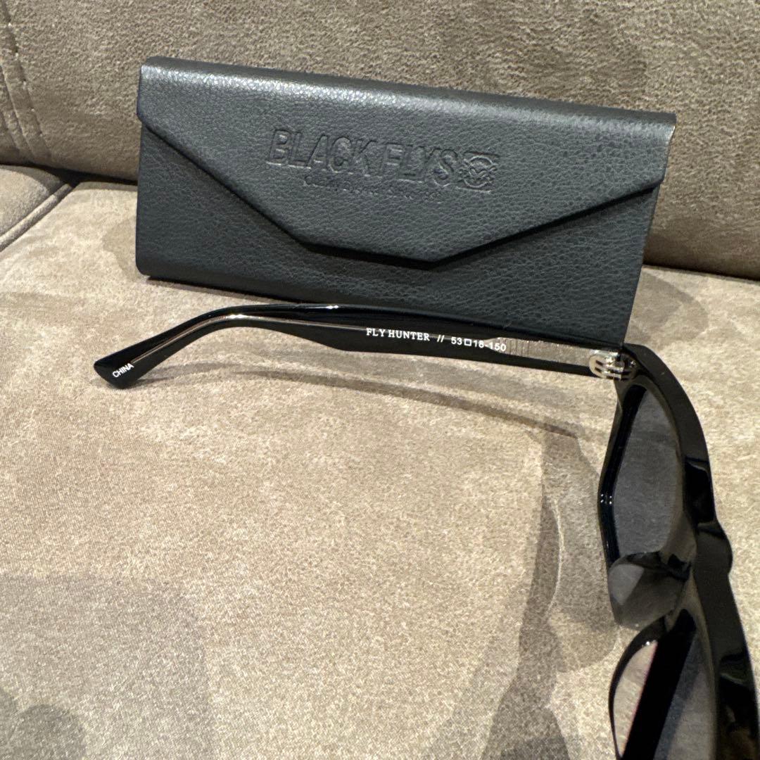 BLACKFLYS スクエアサングラス ケース付き