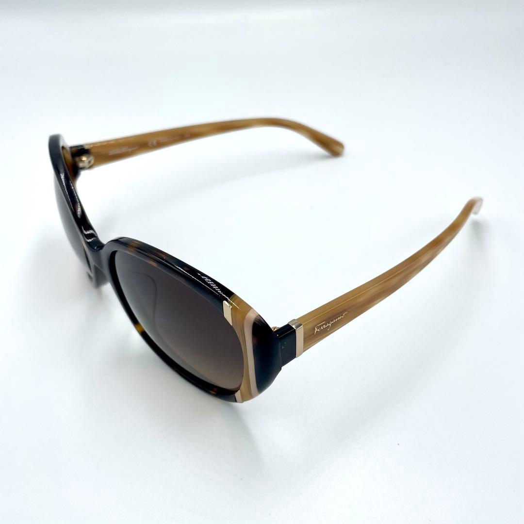 ✨美品✨Salvatore Ferragamo サングラス SF842SA