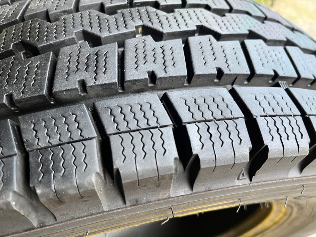 タイヤ・ホイール 215/70R17.5 118/116L ken