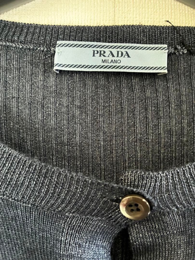 PRADA 紺色カーディガン