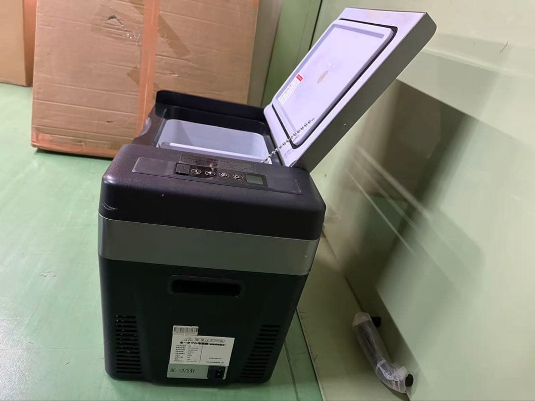 427車載冷蔵庫 29L -22℃〜10℃ 45W12V/24V車に対応