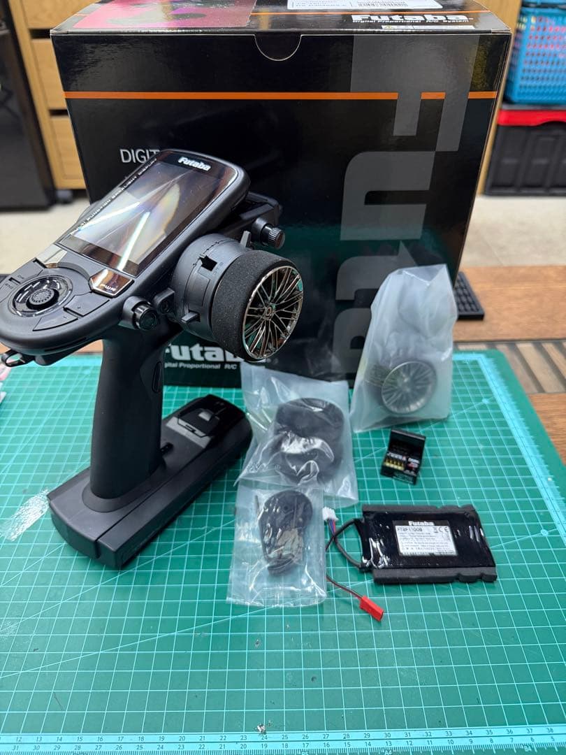 Futaba 6PV T/Rセット TX-T6PV RX R404SS-E