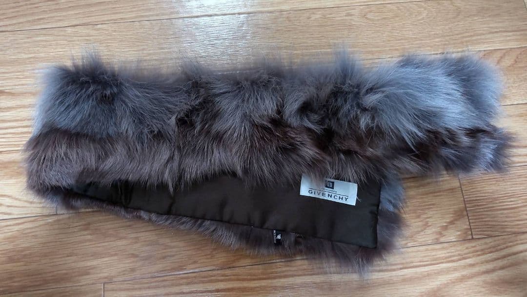 【専用】GIVENCHY　ジバンシー　ファー 　　　　　　新品