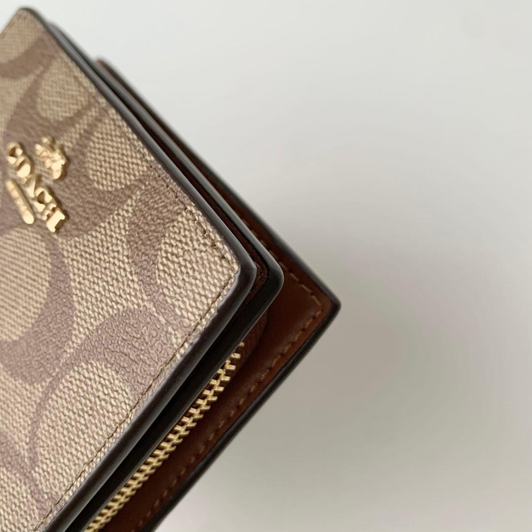 【COACH】コーチ　二つ折り財布　ベージュ　シグネチャー　新品　ミニ財布