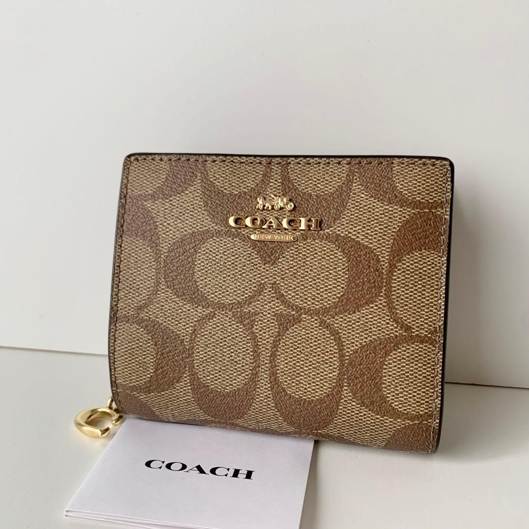 【COACH】コーチ　二つ折り財布　ベージュ　シグネチャー　新品　ミニ財布