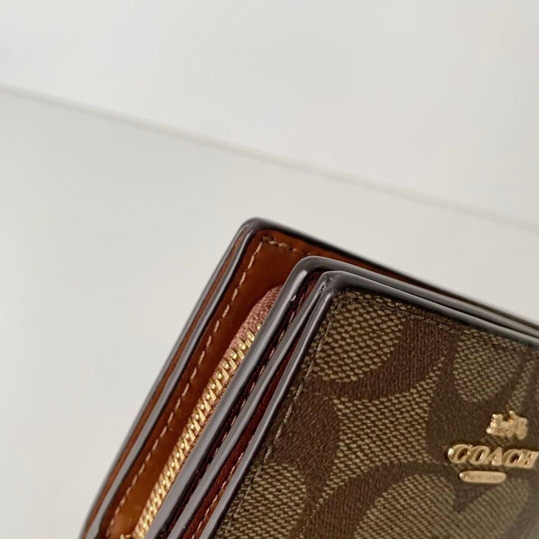 【COACH】コーチ　二つ折り財布　ベージュ　シグネチャー　新品　ミニ財布