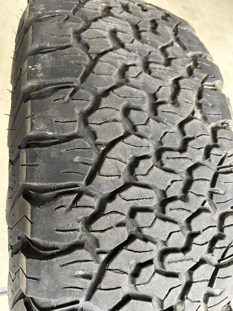 ばやし。中古1本　265/70R17 グッドリッチ　スペアーに。