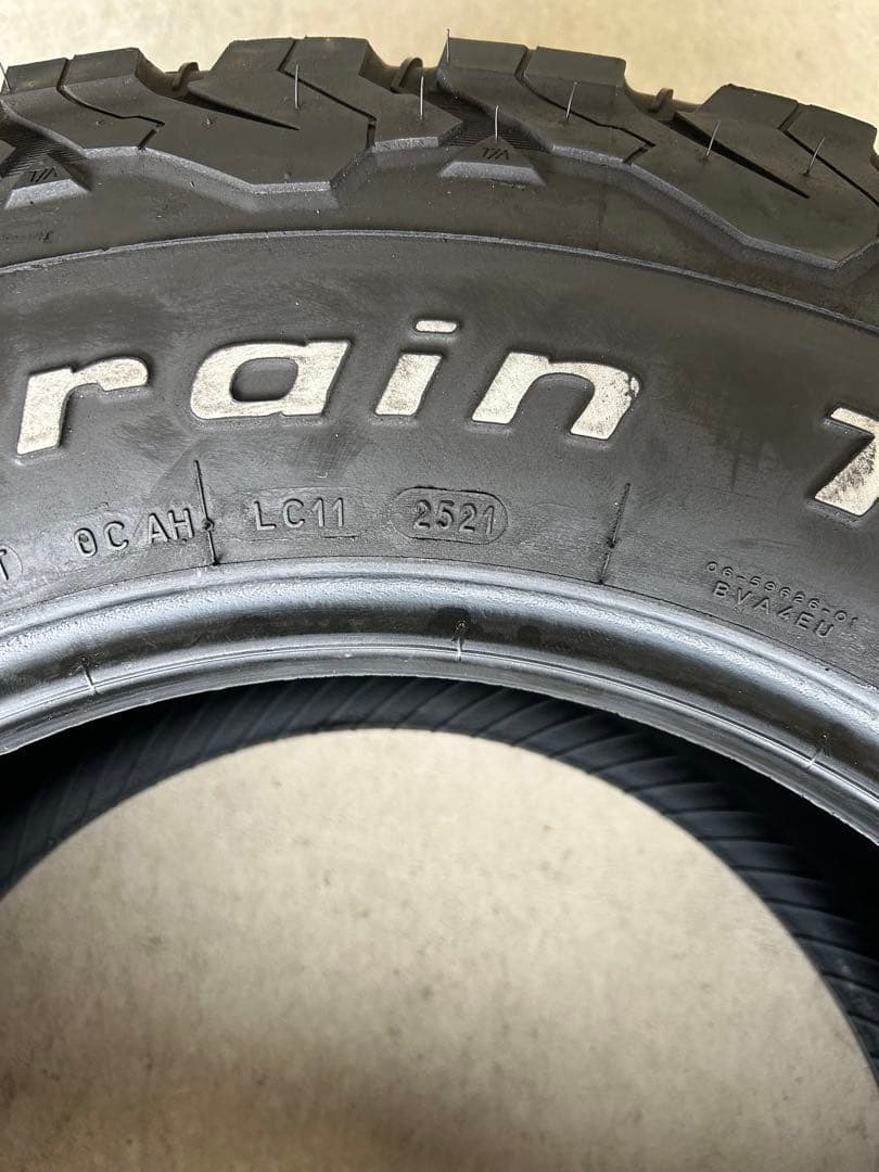 ばやし。中古1本　265/70R17 グッドリッチ　スペアーに。