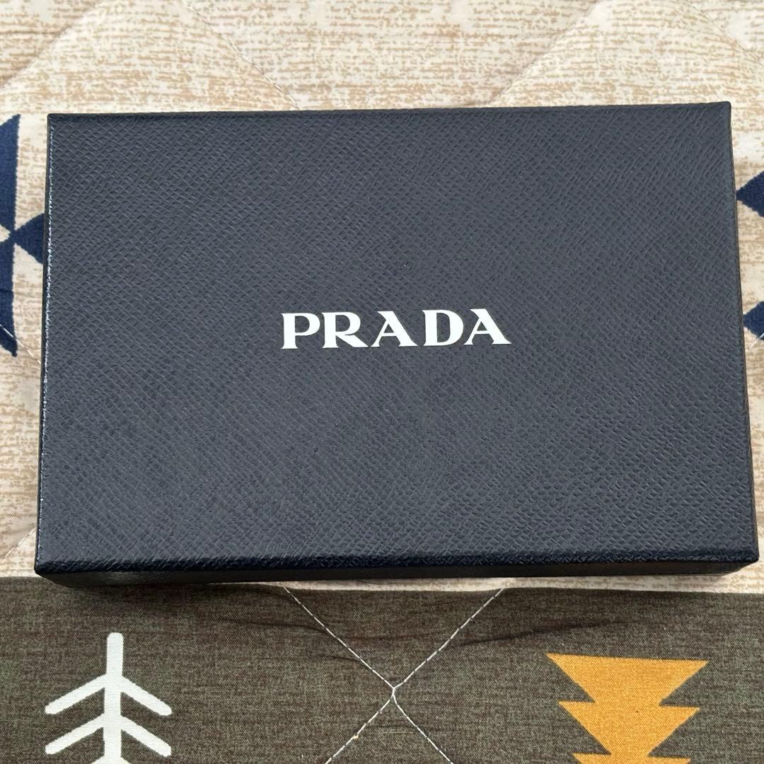【清掃済】PRADA サフィアーノレザー 二つ折り財布