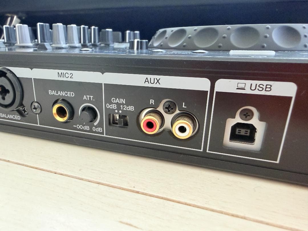 Pioneer DJ DDJ-800 コントローラー