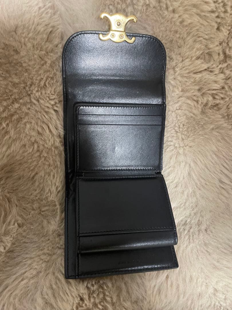 日曜まで2000円引きCELINE トリオンフ　二つ折り財布