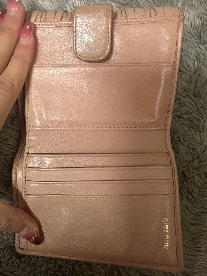 miumiu マテラッセ 二つ折り財布