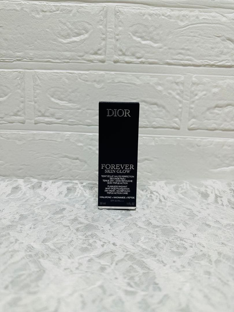 Christian Dior フォーエバー フイルド スキングロウ 3N