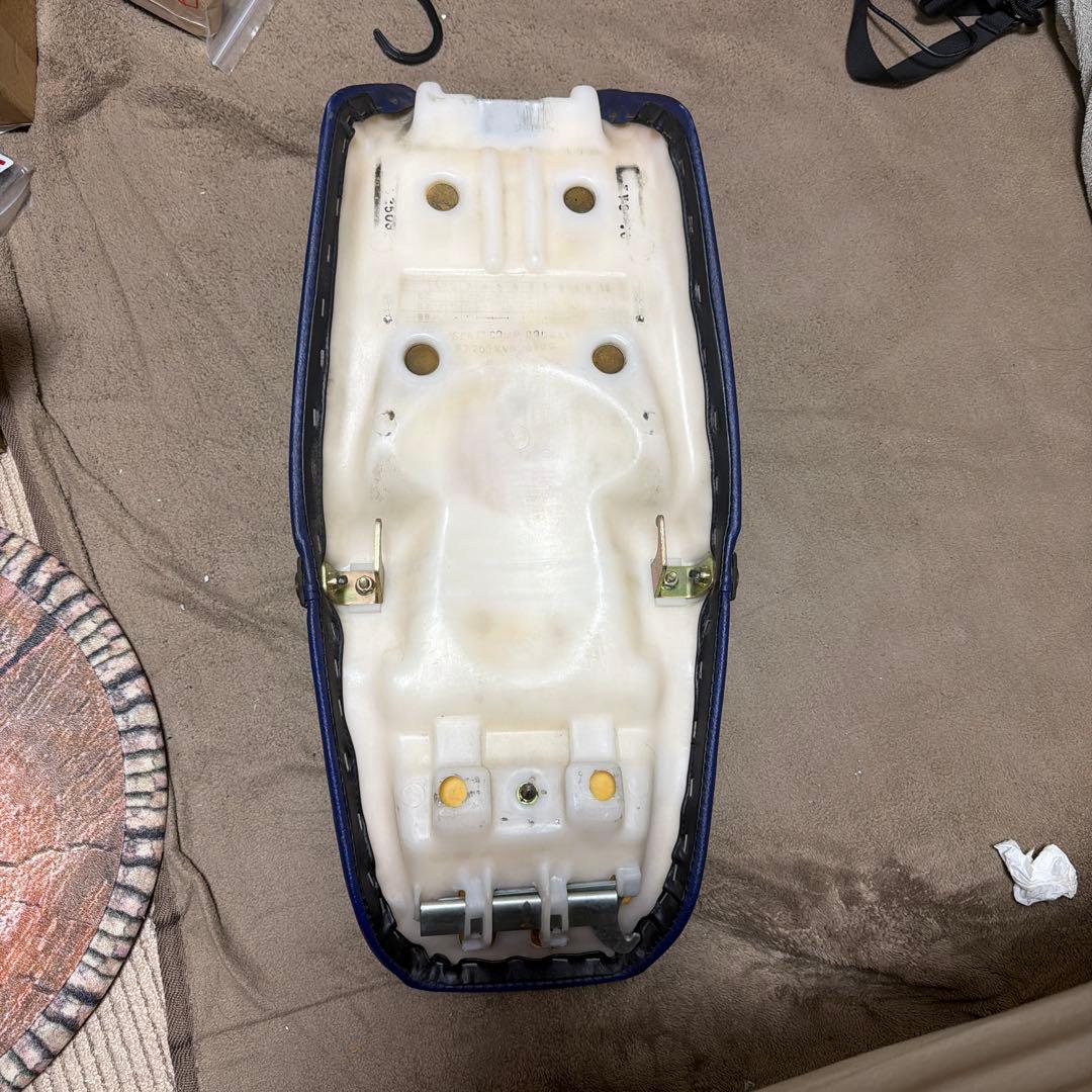 VTZ250 mc15用純正シート