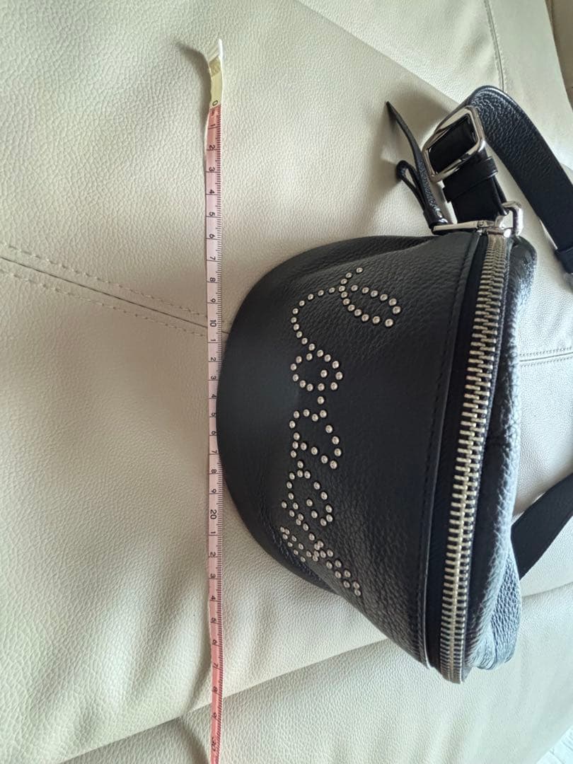 さこ　Coach スタッズ付きブラックウエストポーチ