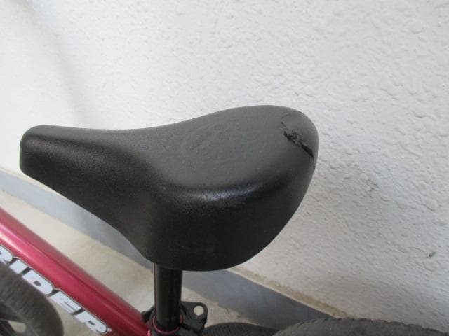 送料無料　ストライダープロ 　STRIDER SPORT レッド　軽量