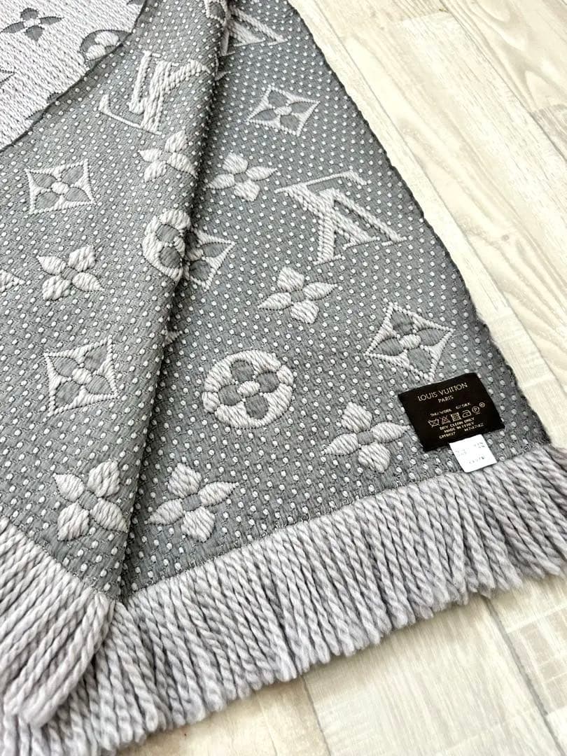 【Louis Vuitton】ロゴマフラー グリペルル　定番　人気　グレー