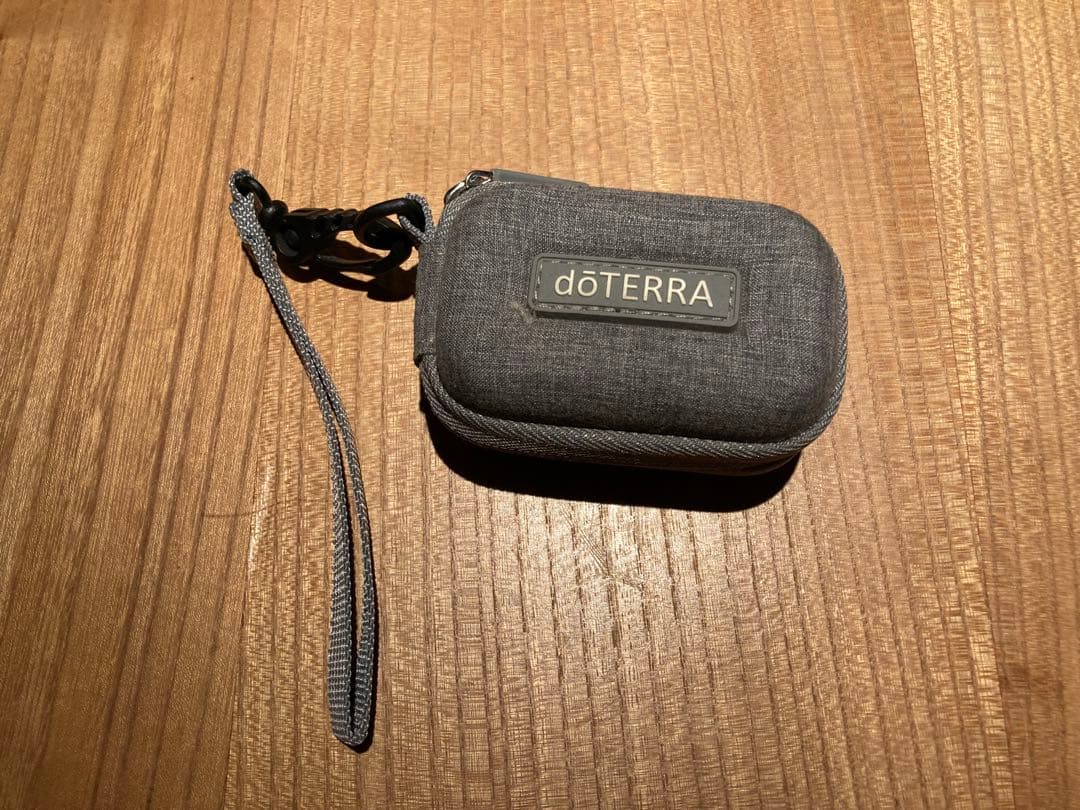 ドテラ　エッセンシャルオイル ホリデーラブ　限定品　アダプティブ　doTERRA