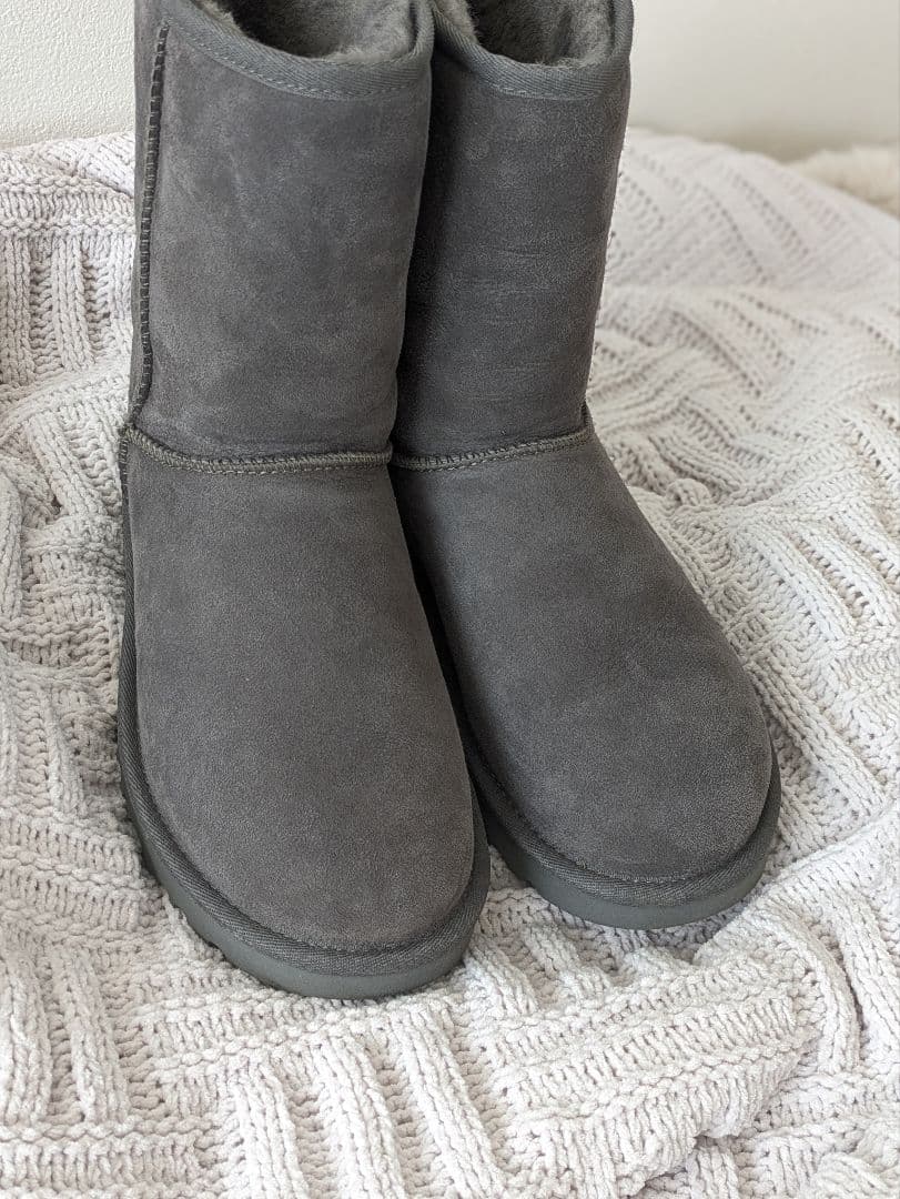 UGG グレー ムートンブーツUSA8 クラシックショート