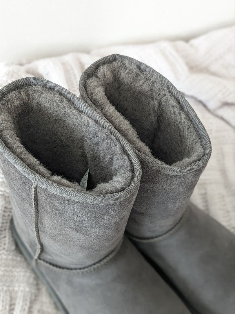 UGG グレー ムートンブーツUSA8 クラシックショート