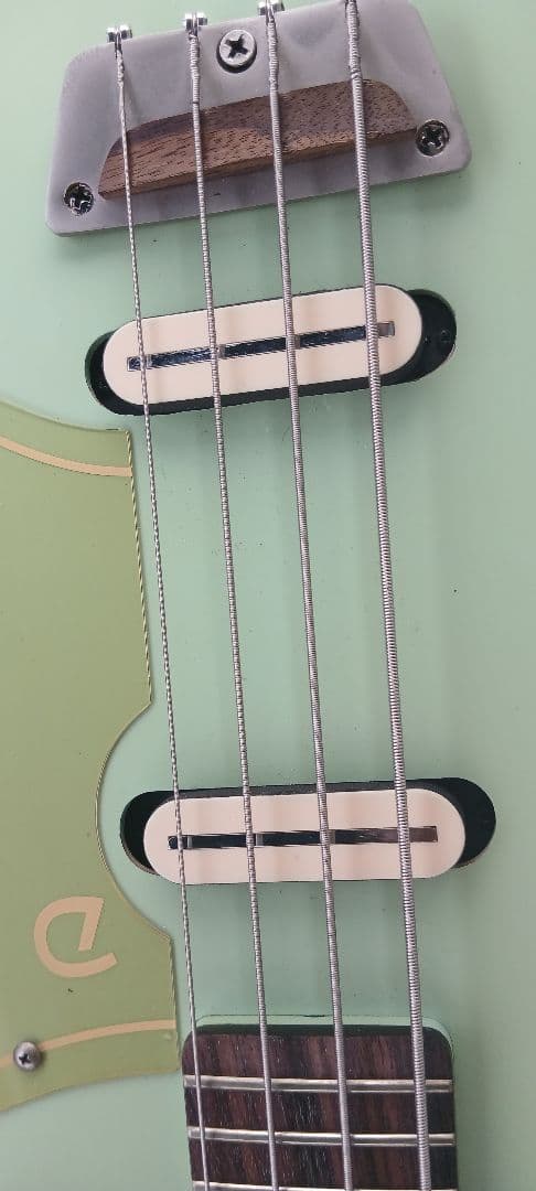ダンエレクトロ　Danelectro 　ショートスケール　リップからシングルに改