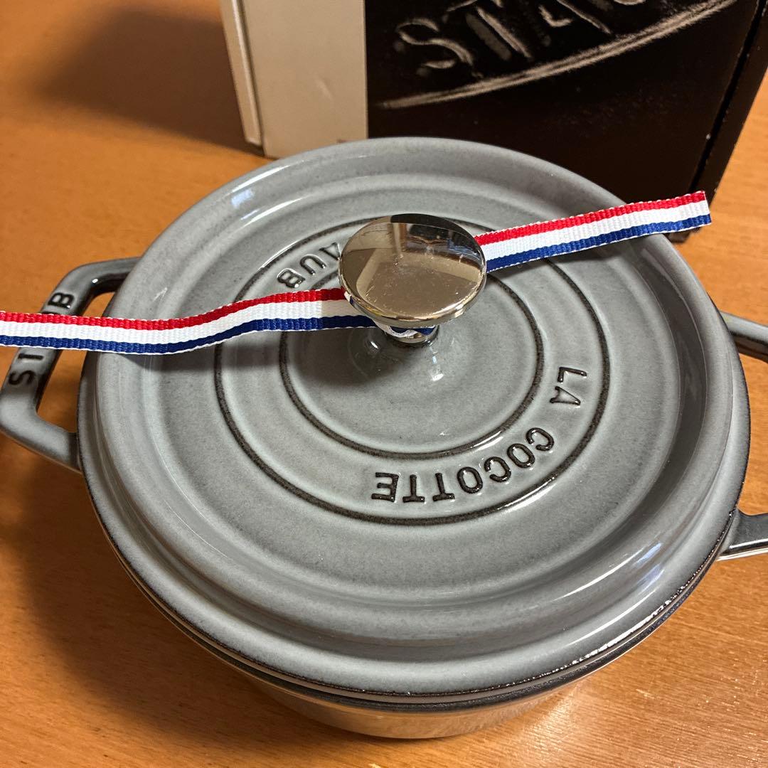 ストウブ鍋　staub ピコココット　18cm グレー