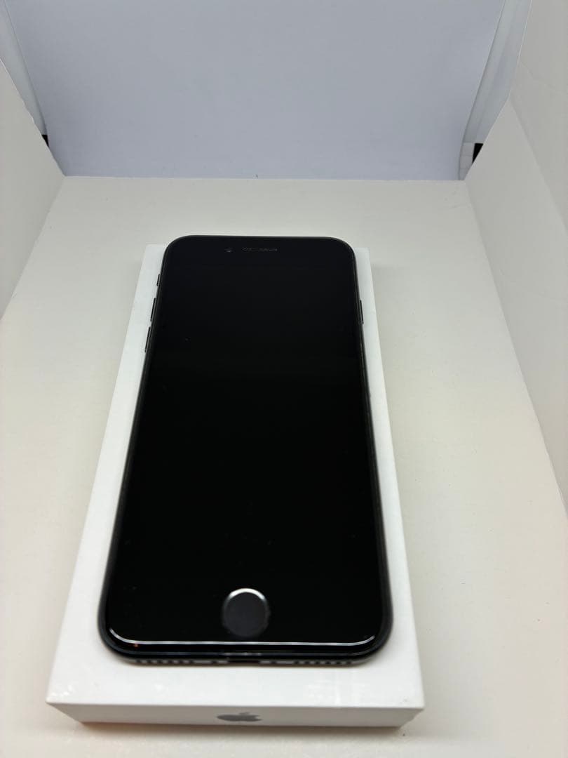 【超美品】iPhone SE3 128　ブラック　SIMフリー　新品バッテリー