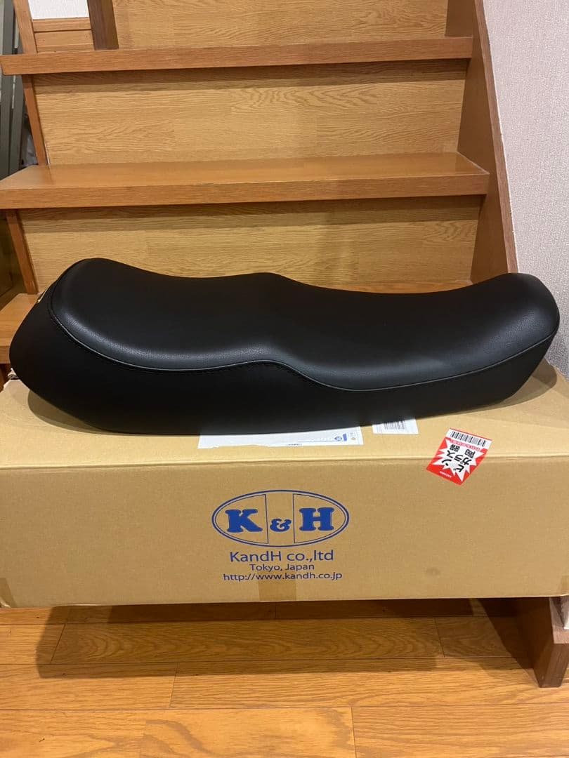 バイクシート　K＆H　段付きシートA　ステッチ仕上げ　SR400 FI用 美品