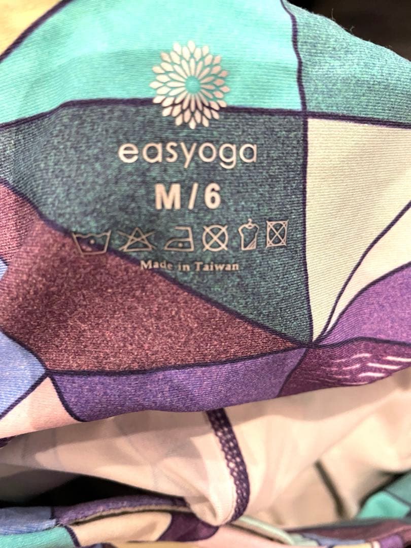☆SALE easyoga 幾何学模様 ヨガパンツ