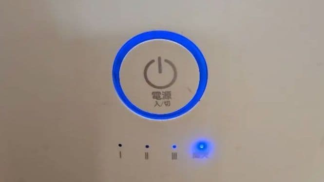 ホワイト 置き型加湿器 スリムデザイン