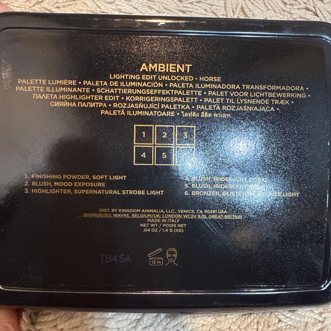 チーク Hourglass Ambient Lighting Blush horse