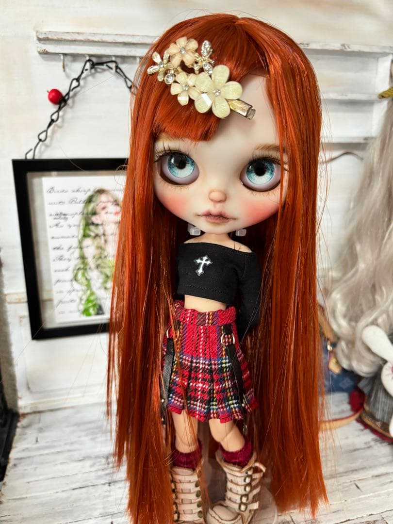 カスタムアイシードール　ネオサイズ　白肌　赤茶ストレート