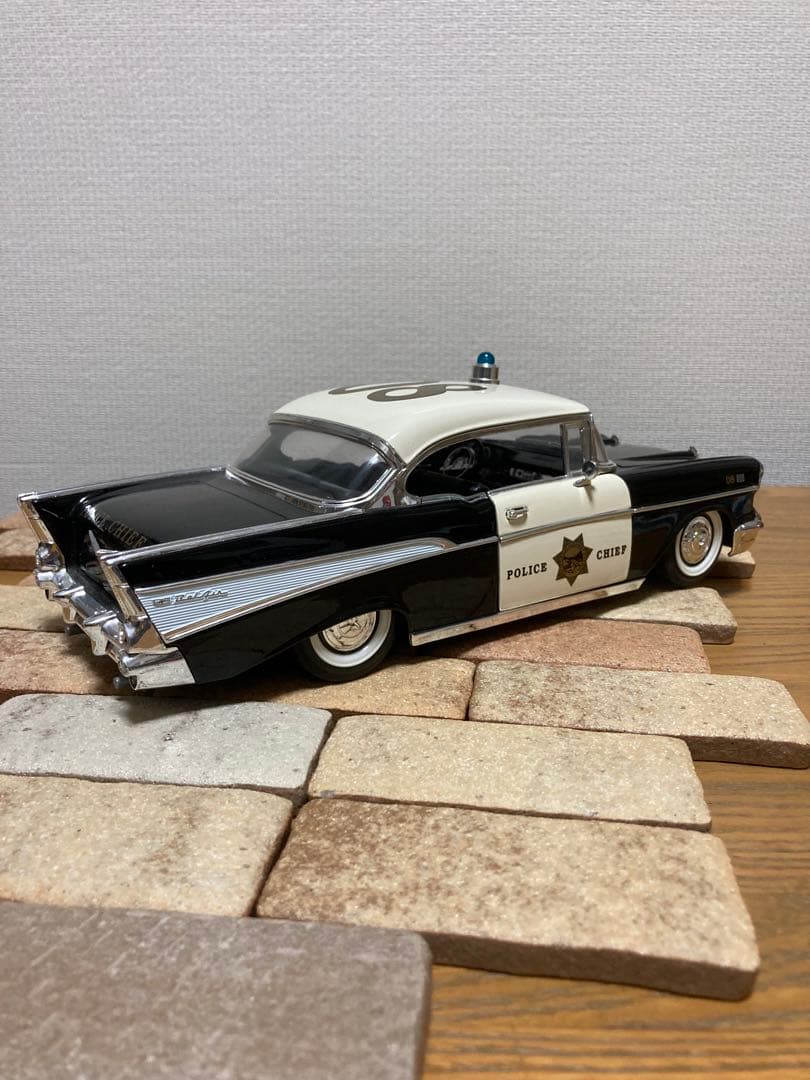 1/18 1957年式ベルエアポリスカー