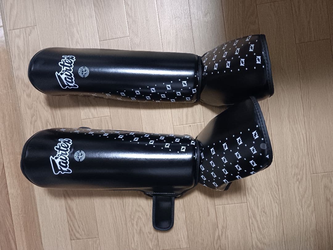 Fairtex ブラック シンガード