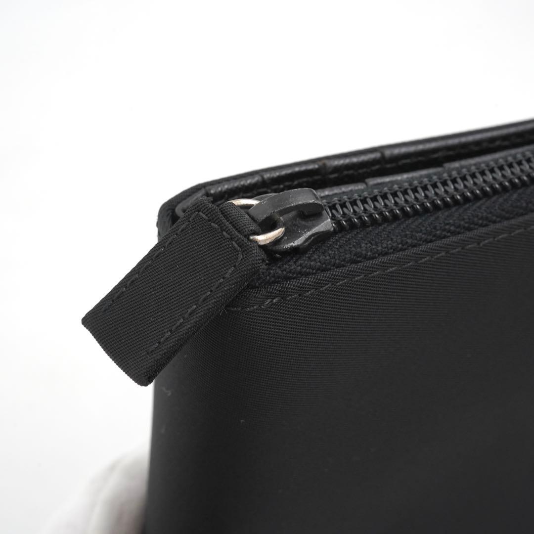 ✨新品未使用✨　PRADA ミニ財布　ナイロン　三角プレート　トライアングル　黒