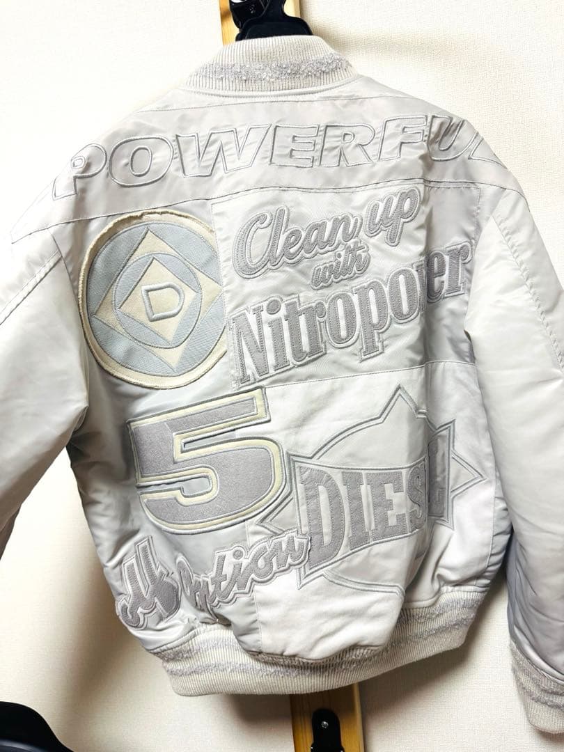 Diesel 刺繍ボンバージャケット J-BULC-PATCH JACKET 白
