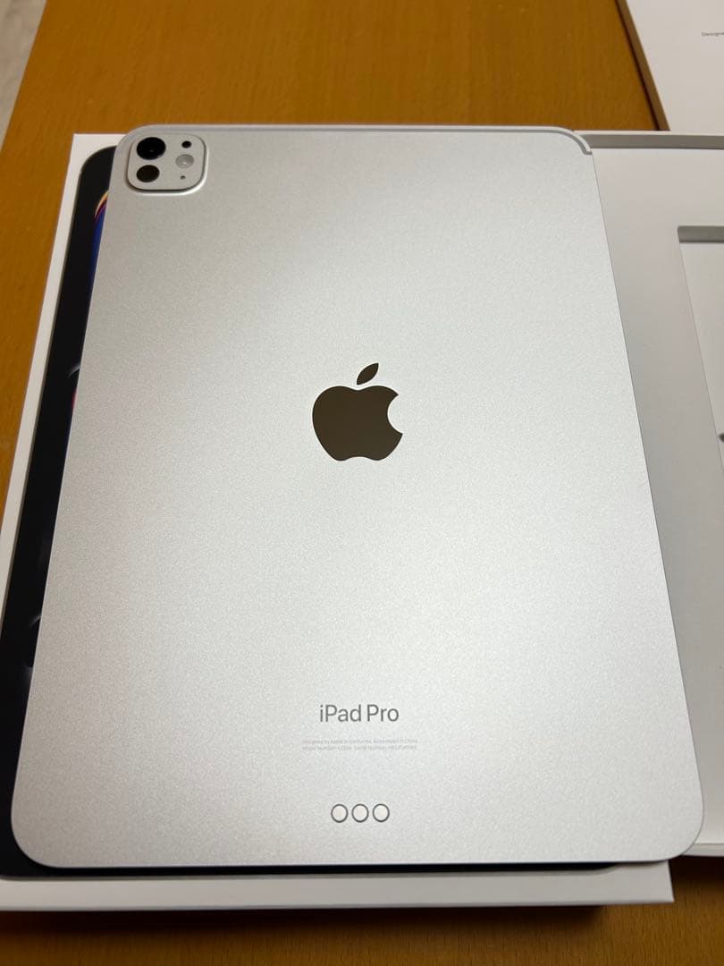 iPad Pro 11インチ M4 WiFi 256GB ホワイト 付属品付