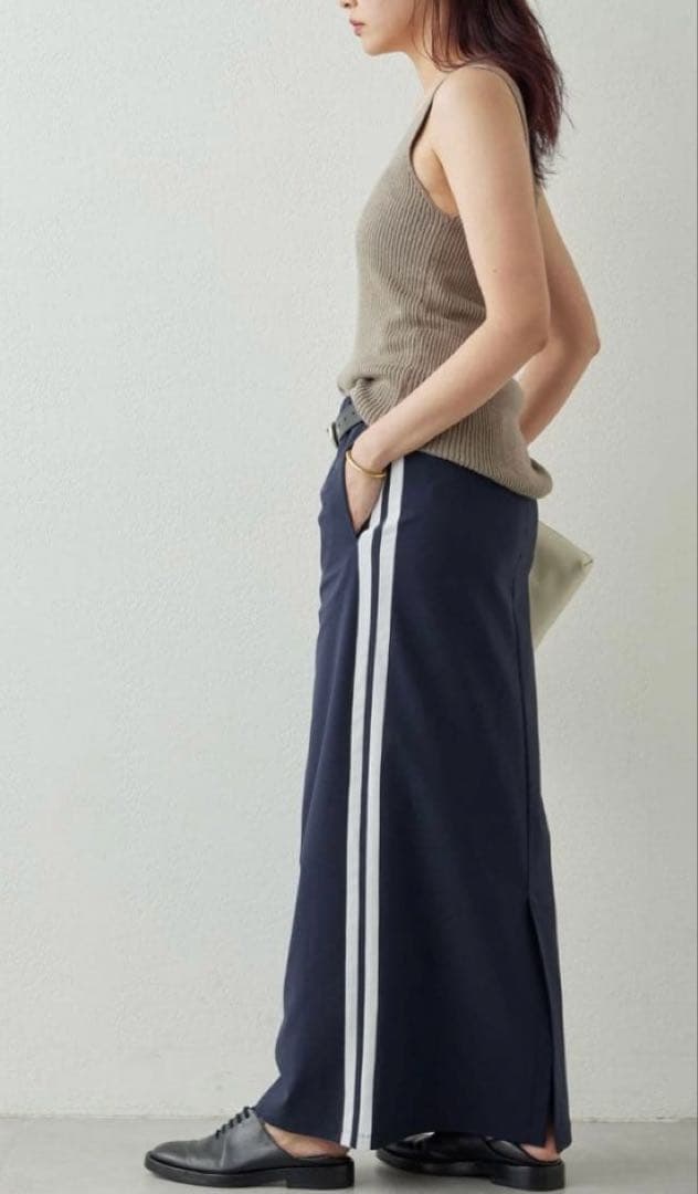 未使用品　GALLARDAGALANTE ラインイージースカート　ネイビー