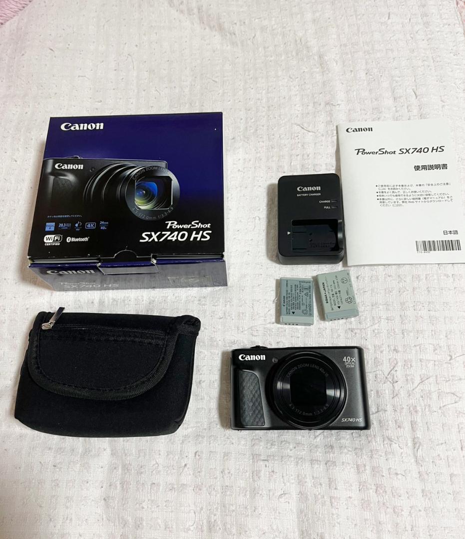 キヤノンPowerShot SX740 HS ブラックと予備のバッテリーとケース