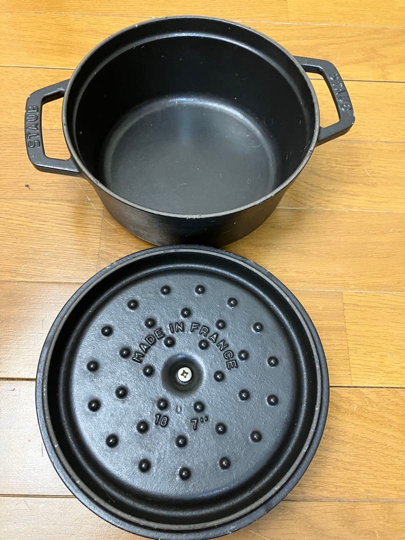 ストウブ  ココット　ラウンド　18cm 黒