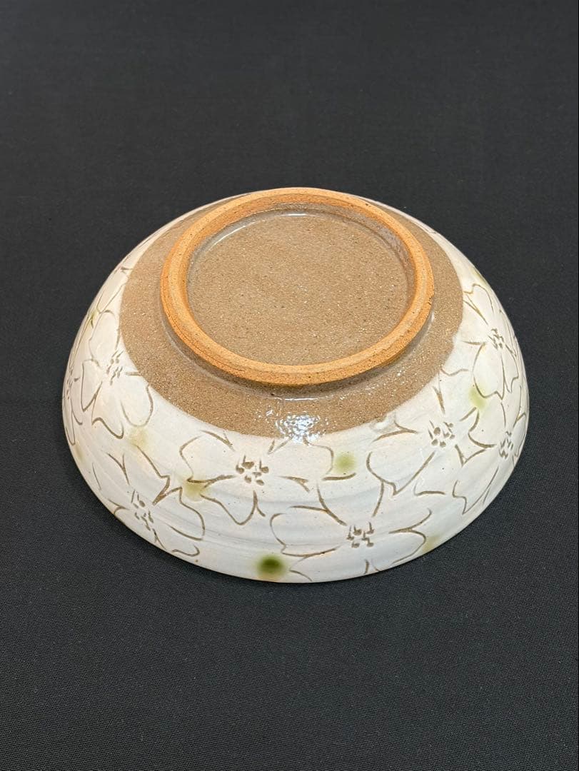 益子焼　花模様の大きな陶器ボウル　盛り鉢　大鉢 陶芸家　作陶家