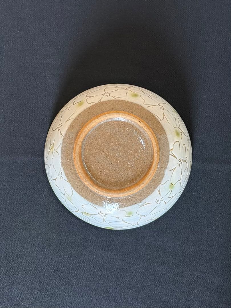 益子焼　花模様の大きな陶器ボウル　盛り鉢　大鉢 陶芸家　作陶家