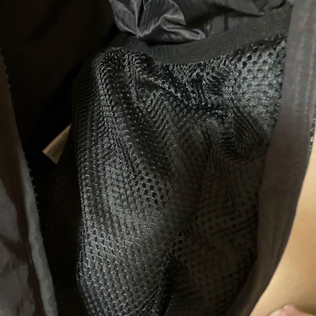 SULLO 黒 ベスト ジッパーポケット付き　Sサイズ