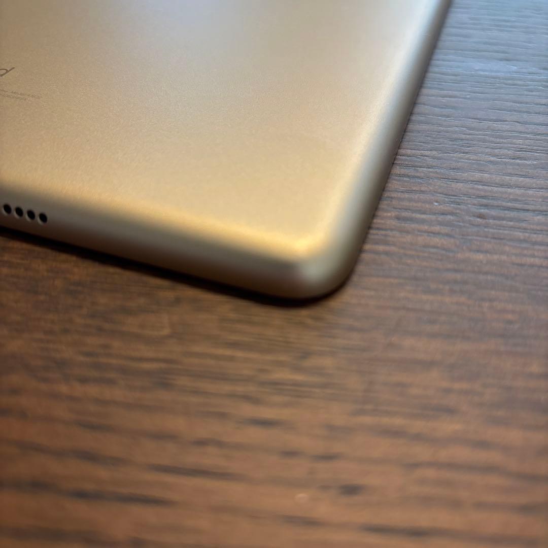 Apple iPad (第5世代) シルバー　A1822